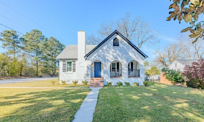 West End House | 2 Elegant Properties | Family| Golfers | Fenced
