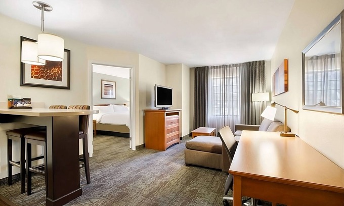 Carmel Mountain Ranch Hotel | 2 Family-Friendly Units w/Full Kitchen & Outdoor Pool, Minutes to San Diego Zoo