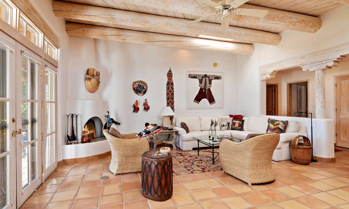 Quail Run House | 2 Fireplaces | Golf Course Views | Private Patio | Free Parking | Free Wifi | Tennis & Pool