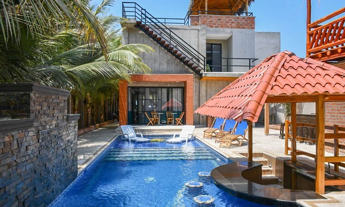 San Clemente House | 2 Floor Modern Holiday Home With Pool In San Clemente-Manabí-Ecuador