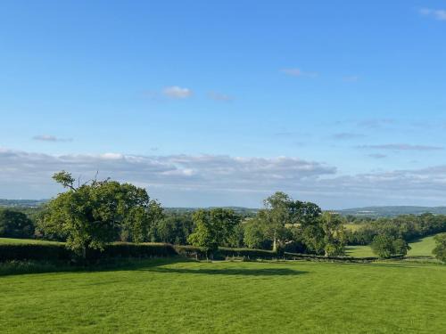 Redlynch Apartment | 2 Guests Studio - Free Parking - Stunning Views