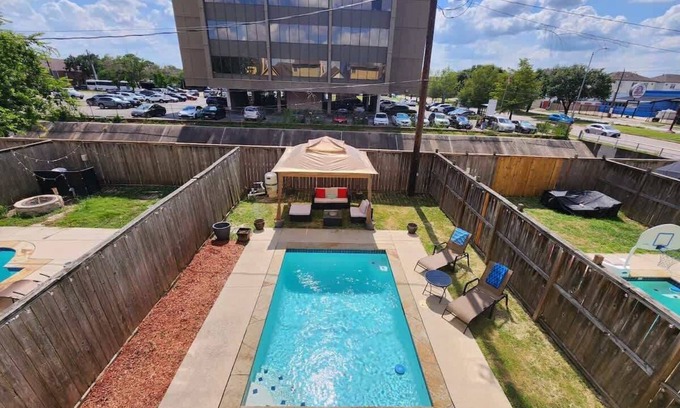 Houston House | 2 Homes for 1 | Galleria | Private Pool Retreat