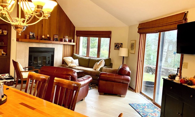 Waterville Valley Apartment | 2 King Beds & Queen in Office Suite, Walk to Town