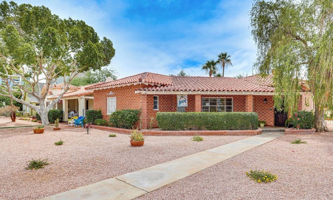 Encanto House | 2 Mi to Dtwn: Phoenix Getaway w/Patio