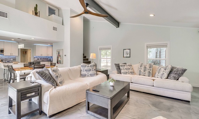 Camp Swift House | 2 Mi to Lake Bastrop! Modern Lost Pines Retreat