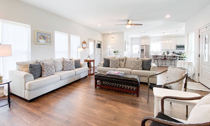 Bay St Louis House | 2 mi to Old Town ★ Blocks to ⛱️ ★Spacious & Cozy
