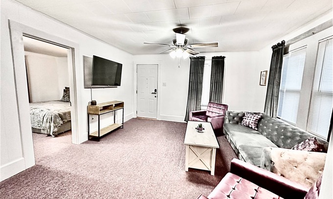 Hot Springs House | 2 min walk to Oaklawn Track Casino. 2 BR