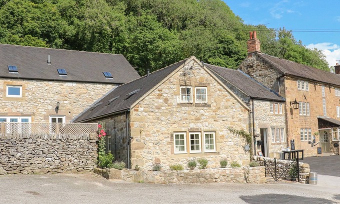 Carsington Cottage | 2 MINERS ARMS COTTAGES, pet friendly, with a garden in Wirksworth
