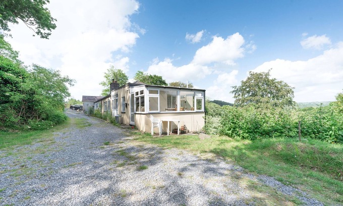 Felinfach Cottage | 2 PENRHYNBACH, pet friendly, character holiday cottage in Aberaeron