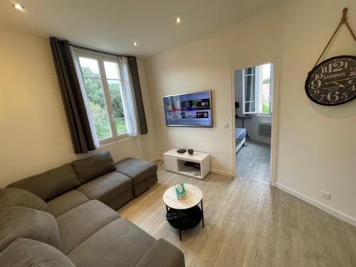 Riou - Petit Juas - Av de Grasse Apartment | 2 pièces au calme