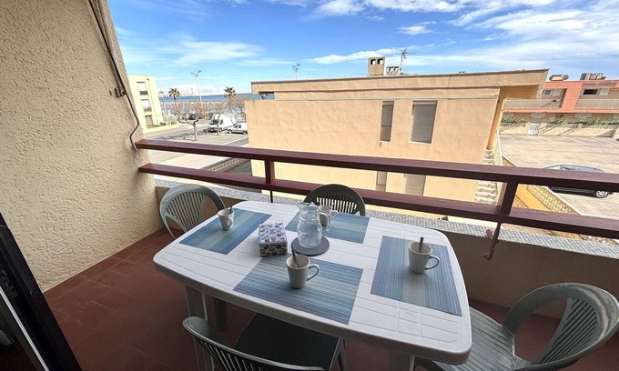Port-la-Nouvelle Apartment | 2-room apartment cabin, near beach, balcony