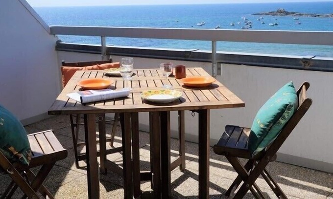 Le Fort Bloque Apartment | 2-room apartment 4-5 people - stunning sea views