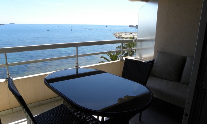 Bandol Apartment | 2 Room Apartment 47 m² + Terrace. Sea Front - Panoramic Sea View