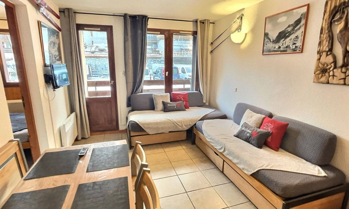 Val-d'Isere Apartment | 2-room apartment for 6 in Val d'Isère with parking and pets allowed