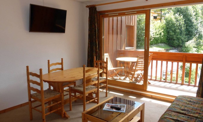 Meribel Centre Apartment | 2-Room Apartment with Pool, WiFi, and Garage in the Center of Méribel