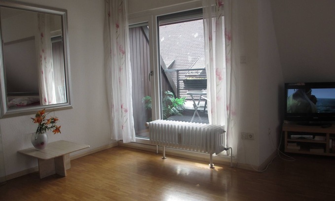 Old Town Apartment | 2 rooms Apartment in direct old town location on Rathausplatz with southwest balcony