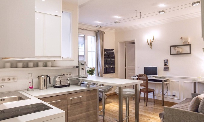 4th Arrondissement Apartment | 2 ROOMS WITH VIEW IN THE HEART OF THE CONFIDENTIAL MARAIS
