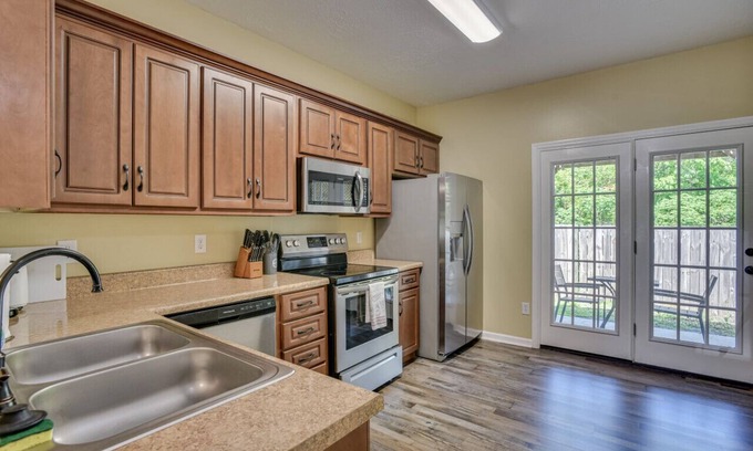 National Hills House | 2 Story Townhouse 2 BR/2.5 Bath - Central Location