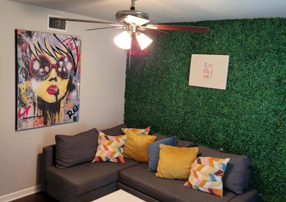 Spring Branch Central Apartment | 2 Stylish 3BR Galleria-Downtown Free Parking