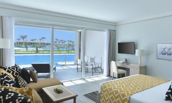 El Quseir Hotel | 2 Swim-Up Rooms & All-Inclusive Dining at Stylish Adults-Only Red Sea Retreat