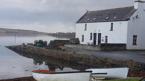 St. Margaret's Hope Apartment | 2 The Noust Self Catering
