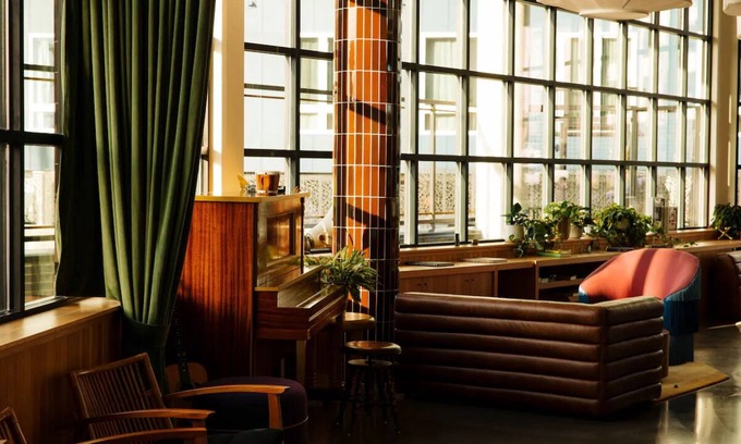 East Nashville Hotel | 2 Trendy Rooms w/Rooftop Bar and Curated Mini-Bars Near Nissan Stadium – 1 Mi.