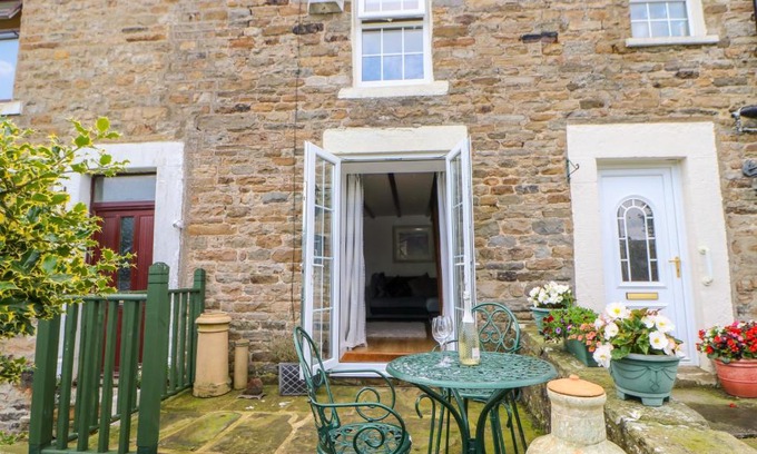Eastgate House | 2 West Haswicks