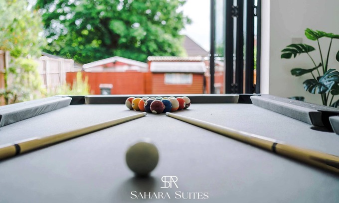 Cradley House | 20% Off | Modern 4BR | Sleeps 8 | Parking