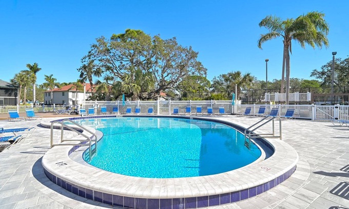 Trailer Estates Condo | 20% off Month-Long Stays! Shorewalk Gem - 2BR Condo, Community Pools, Near Great Beaches & Golf!