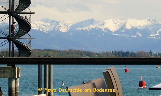Friedrichshafen Apartment | 200 m to the lake like old and young, families and fitters, max. 8 people.