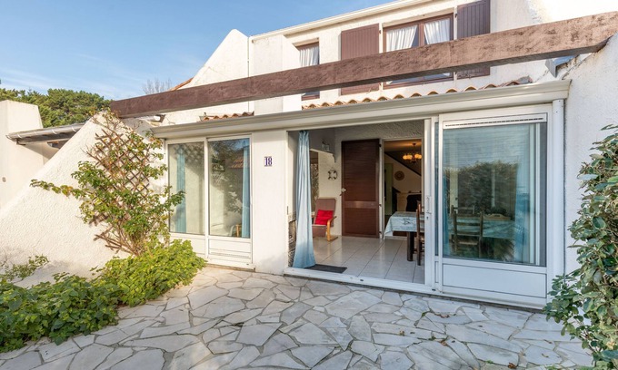 Saint-Jean-de-Monts House | 200 metres from the beach, 2-star furnished accommodation