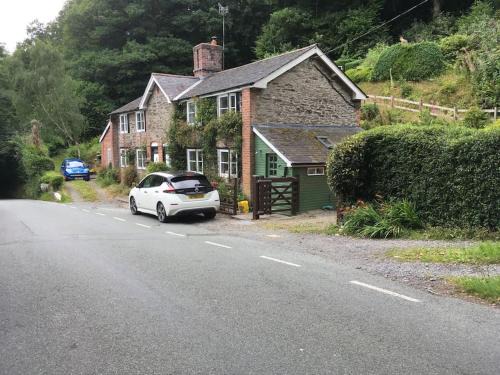 Llanidloes House | 200 year old Gardener's cottage, Mid Wales