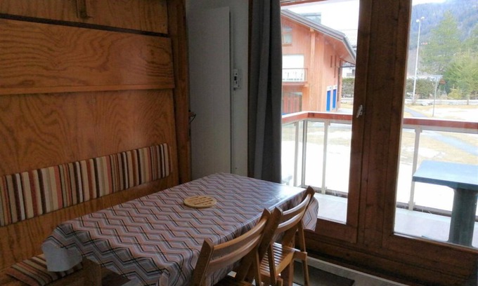 Les Contamines-Montjoie Apartment | 200m from ski slopes, 1st floor, balcony, parking, tv, ski locker, 20m², Les Contamines-Montjoie