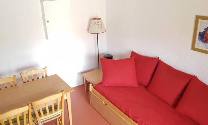 La Joue du Loup Apartment | 200m from ski slopes, balcony, parking, tv, ski locker, 25m², La Joue du Loup