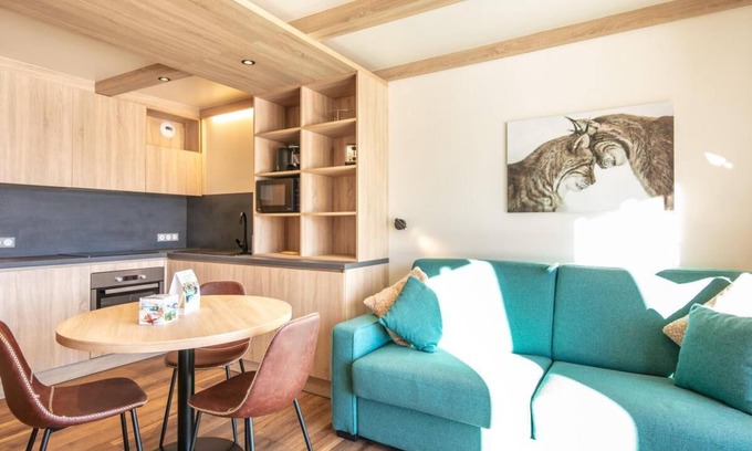 Doucy-Combelouviere Apartment | 200m from ski slopes, terrace, parking, tv, ski locker, 23m², Valmorel