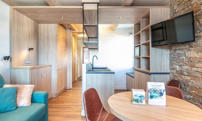 Doucy-Combelouviere Apartment | 200m from ski slopes, balcony, parking, tv, ski locker, 27m², Valmorel
