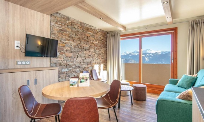 Doucy-Combelouviere Apartment | 200m from ski slopes, balcony, parking, tv, ski locker, 40m², Valmorel
