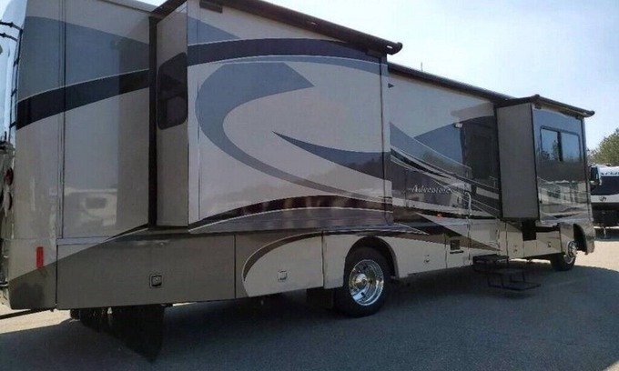 Columbiana House | 2011 Winnebago Adventurer 35P - Unit Rental/NO site