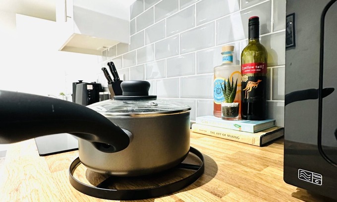Wakefield Apartment | 202 Grosvenor House City Centre