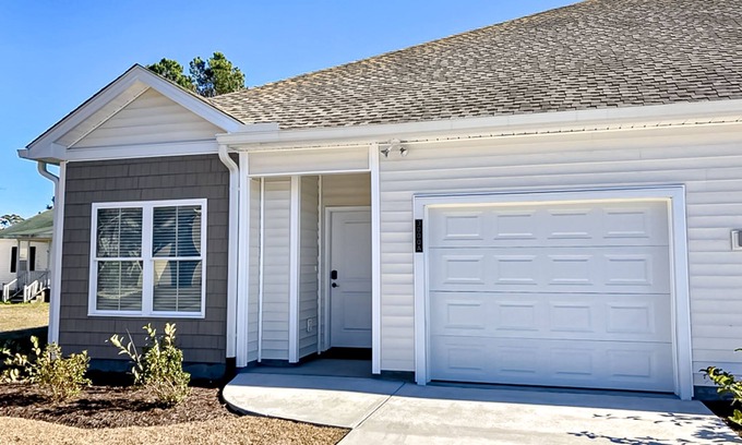 Myrtle Beach House | 2023 duplex near beach/golf with screened patio - dog-friendly