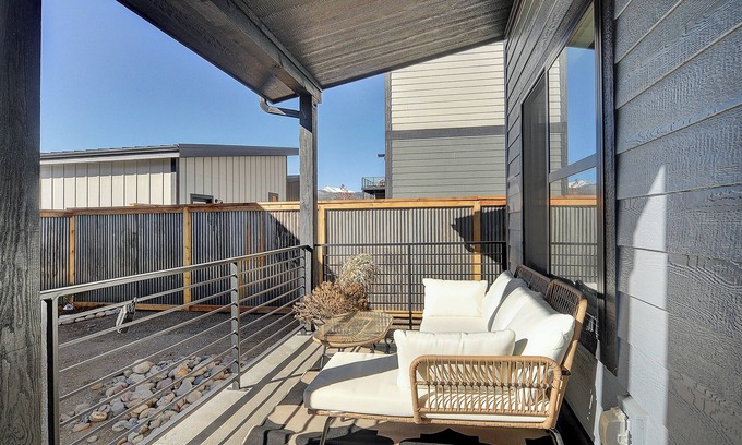 Poncha Springs House | 2024 construction, in beautiful PonchaSpgs, 30+nights only