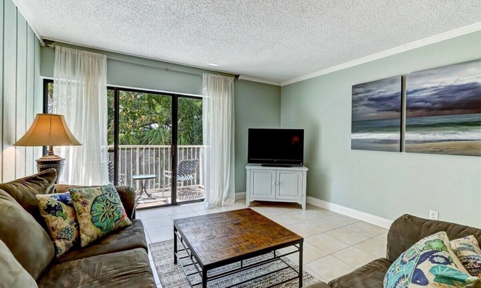 American Beach Condo | 2026 Beachwood - Hosted by Moore AI Rentals