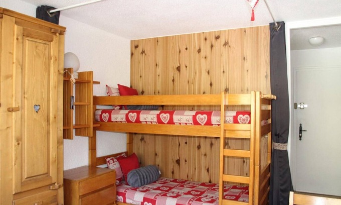 Lanslevillard Apartment | 20m from ski slopes, 1st floor, tv, ski locker, 16m², Val Cenis