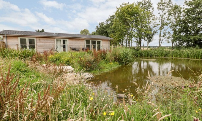 Dobwalls Cottage | 21 MEADOW RETREAT, pet friendly, country holiday cottage in Dobwalls