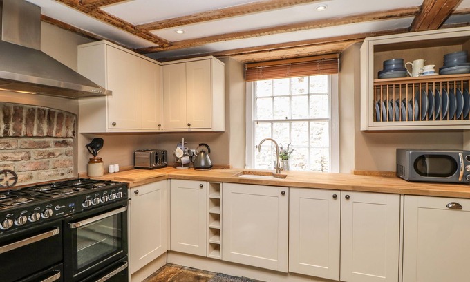 Richmond Cottage | 21 MILLGATE, pet friendly, character holiday cottage in Richmond