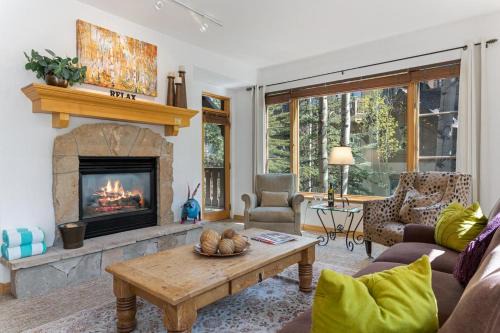 Edwards Apartment | 210 Aspenwood Lodge