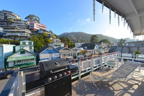 Avalon House | 211CLU 211 Claressa - Up