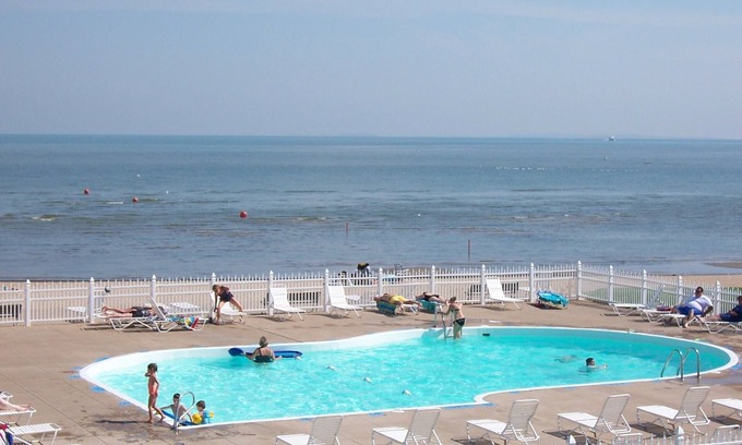 Port Clinton Condo | 212-F Waterfront: 1 BR Slpees 6