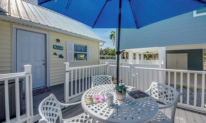 Fort Myers Beach Apartment | 216 Pearl St - Cozy Dog Friendly Cottage Apartment by the Beach!