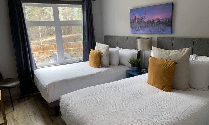 Canmore Apartment | 218s Sleeps 2 Comfortably-Free Parking & Coffee,Gym,AC,Central